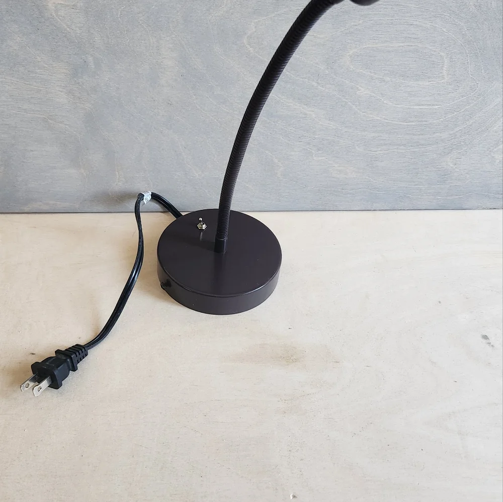Wall Mounted Plug In Adjustable Reading Lamp - Picture 4 of 10